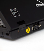 Desafortunadamente el Thinkpad X300 no incluye un puerto docking o una salida de video digital.