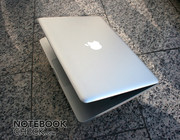 La nueva carcasa tiene muchos elementos de diseño del MacBook Air...