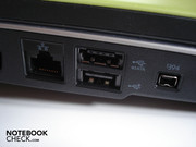Más allá de esto, un LAN RJ de 45 gigabit, un combo eSATA/USB 2.0, un USB 2.0 y Firewire se hallan al lado izquierdo