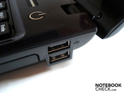 Los puertos USB a la derecha pueden estorbarse entre ellos al usarlos.