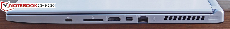 Right: SuperPort (USB Type-C), SD card reader, HDMI, mini-DisplayPort, Gigabit Ethernet