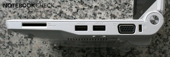 Lado derecho: Cierre Kensington, VGA, 2x USB, Lector SD/MMC