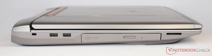 Izquierda: Bloqueo Kensington, 2x USB 3.0, DVD-RAM, lector SD