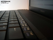 Los altavoces, colocados arriba del teclado, son sorprendentemente buenos para un portátil de oficina.