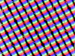 Array subpixel con patrón de electrodos visible.