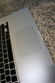 El nuevo trackpad hecho de vidrio funciona perfectamente con Mac OS X. De cualquier forma, los controladores del Vista necesitan ser mejorados.