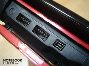 Las entradas USB y Firewire en el lado izquierdo