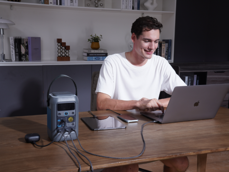 El Anker Solix C300 DC puede alimentar hasta seis dispositivos a la vez (Fuente de la imagen: Anker)