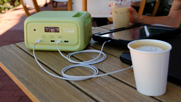 La Bluetti Elite 10 en un colorway verde prado (Fuente de la imagen: Bluetti)