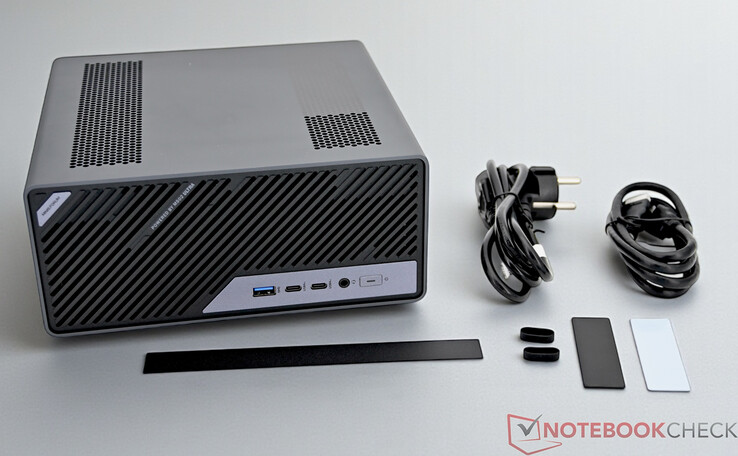 El volumen de suministro del Minisforum MS-02 Ultra