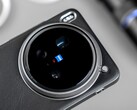 El Vivo X200 Ultra con empuñadura y teleconvertidor: Los críticos ya han tomado fotos y vídeos impresionantes con el nuevo buque insignia de la cámara Zeiss (Fuente de la imagen: Weibo)