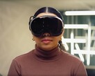 Gafas de realidad virtual Steam Frame mostradas en un jugador