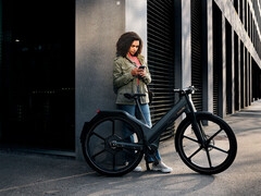 La bicicleta eléctrica Thomus TWINNER T1 Pro cuenta con una cámara de visión trasera opcional. (Fuente de la imagen: Thomus)