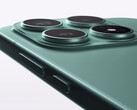 Según se informa, el Xiaomi 18 estándar contará con una configuración de cámara Leica de 200 MP similar a la del Pro. En la imagen: una foto promocional que muestra las cámaras traseras del Xiaomi 17.