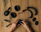Los Fairbuds XL deberían poder repararse mejor que la mayoría de los auriculares over-ear modernos. (Fuente de la imagen: Fairphone)