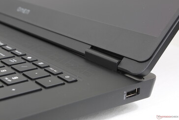 Las bisagras podrían haber sido más rígidas para una mayor sensación de longevidad