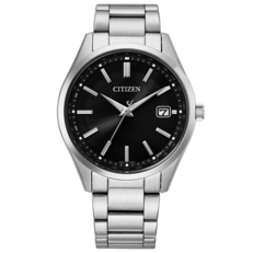 Reloj Citizen CB0300-53E Eco-Drive con control por radio, que cuenta con una esfera negra con acabado rayos de sol y una caja de acero inoxidable de 40 mm, brazalete de tres eslabones y ventana de fecha a las 3 en punto.