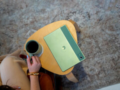 La nueva Moto Pad 2026 es básicamente un rebranding de la Lenovo Idea Tab. En la imagen: una imagen promocional que muestra la parte trasera de la nueva tableta.