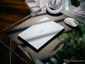 La versión Panther Lake del XPS 13 está disponible en el acabado «Sky» que se muestra aquí.