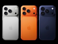 El iPhone 17 Pro está disponible en tres colores, incluyendo el &quot;Naranja Cósmico&quot; y el &quot;Azul Profundo&quot; (Fuente de la imagen: Apple)