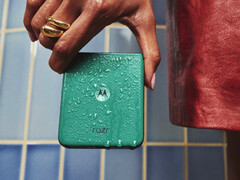 El Razr 70 Plus cuenta con la certificación IP48 contra la entrada de polvo y agua.