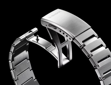 El brazalete de acero inoxidable del GST-B1000BD cuenta con un cierre desplegable de pulsador
