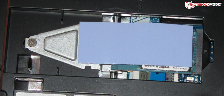 Una unidad SSD de NVMe sirve como unidad principal del sistema