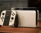 La Nintendo Switch (modelo OLED) es una modesta actualización en comparación con la Switch original. (Fuente de la imagen: Nintendo)