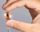 Un chip cerebral Neuralink (Fuente de la imagen: Neuralink)