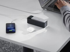 El Anker 737 Power Bank (PowerCore 24K) tiene una potencia de salida de hasta 140 W. (Fuente de la imagen: Anker)