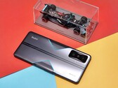 El Redmi K50 Gaming también se vende en un modelo Mercedes-AMG Petronas F1 Edition de disponibilidad limitada. (Fuente: Ice Universe)