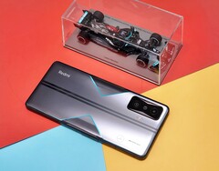 El Redmi K50 Gaming también se vende en un modelo Mercedes-AMG Petronas F1 Edition de disponibilidad limitada. (Fuente: Ice Universe)