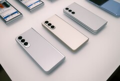 Uno de los diseños alternativos de Samsung Galaxy Z Fold5. (Fuente de la imagen: Inverse)