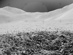 Primer plano de una porción de cráter fotografiada durante el tercer paseo lunar del Apolo 15 (Fuente de la imagen: NASA; recortada)