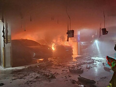Incendio en Corea del Sur de un Mercedes Benz eléctrico (Fuente de la imagen: Cuartel General de Incendios y Catástrofes de Gyeonggi)
