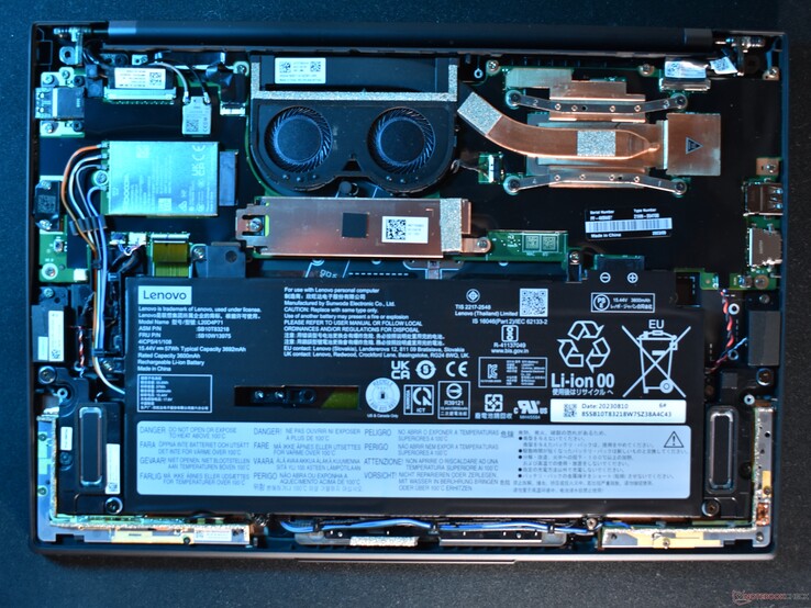 Lenovo ThinkPad X1 Carbon Gen 11: Características internas