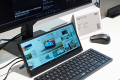 La Acer PM131QT es una pequeña pantalla secundaria para aficionados a la simulación y otros casos de uso