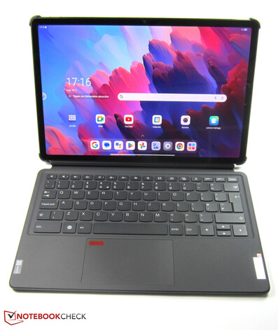 La Lenovo Tab P12 con el Lenovo Keyboard Pack