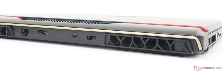 Trasera: RJ-45 a 2,5 Gbps, HDMI 2.1, USB-C 3.2 Gen. 2 + DisplayPort, adaptador de CA