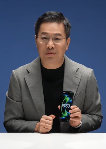 Lu Weibing ofrece el primer vistazo frontal del Xiaomi 17 Ultra (Fuente de la imagen: Lu Weibing)