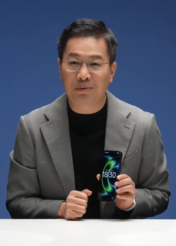 Lu Weibing ofrece el primer vistazo frontal del Xiaomi 17 Ultra (Fuente de la imagen: Lu Weibing)