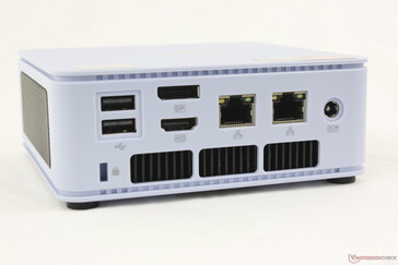 Parte trasera: 2x USB-A 2.0, DisplayPort (4K60), HDMI 2.0 (4K60), 2x RJ-45 (2,5 Gbps), adaptador Ac, bloqueo Kensington