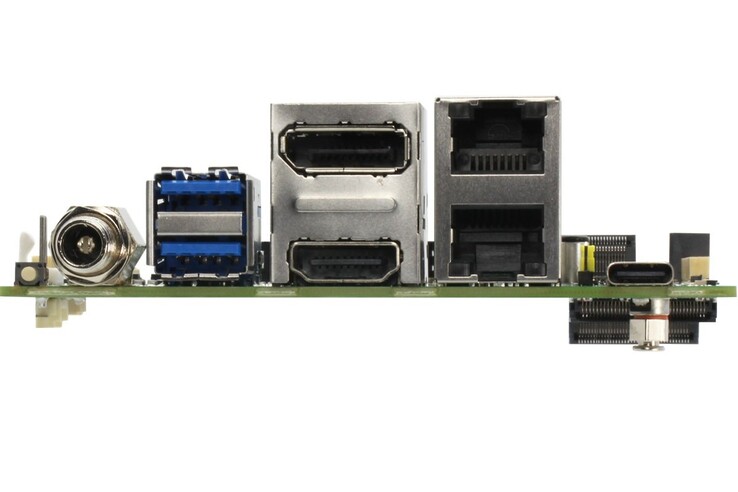 Este ordenador monoplaca admite un total de tres pantallas 4K (Fuente de la imagen: Aaeon)