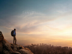 Actualmente, Garmin no puede ofrecer la tecnología de pantalla AMOLED y la carga solar juntas en un solo smartwatch. (Fuente de la imagen: Garmin)