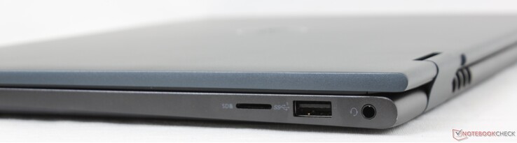 Derecho: Lector MicroSD, USB-A 3.2 Gen. 1, auriculares de 3,5 mm