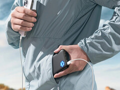 Sólo se han retirado determinadas opciones de color negro y azul del banco de energía vendido a través de Amazon. En la imagen: una foto promocional del cargador portátil. (Fuente de la imagen: Iniu)