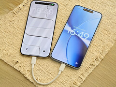 El cable cuesta alrededor de 1,44 dólares en China. En la imagen: el cable cargando a la inversa un iPhone desde un teléfono Redmi.