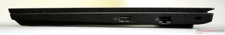 Derecha: USB-A 2.0, Gigabit RJ45, cierre Kensington