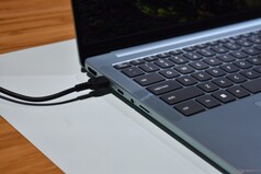 Lenovo IdeaPad Vibe: Puertos del lado izquierdo.