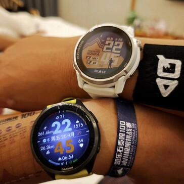 El Coros Apex 4 en comparación con el Forerunner 965. (Fuente de la imagen: manudi19)